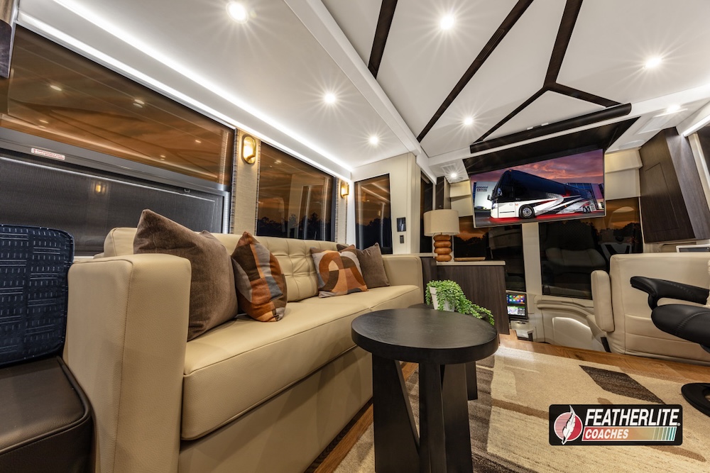 2026 Prevost Featherlite H3-45 For Sale