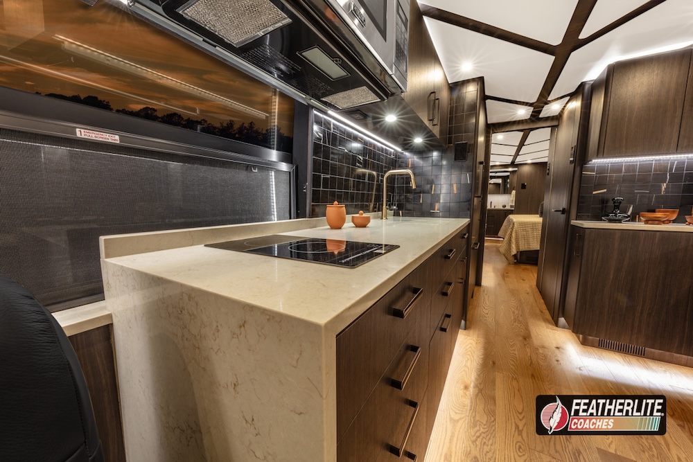 2026 Prevost Featherlite H3-45 For Sale