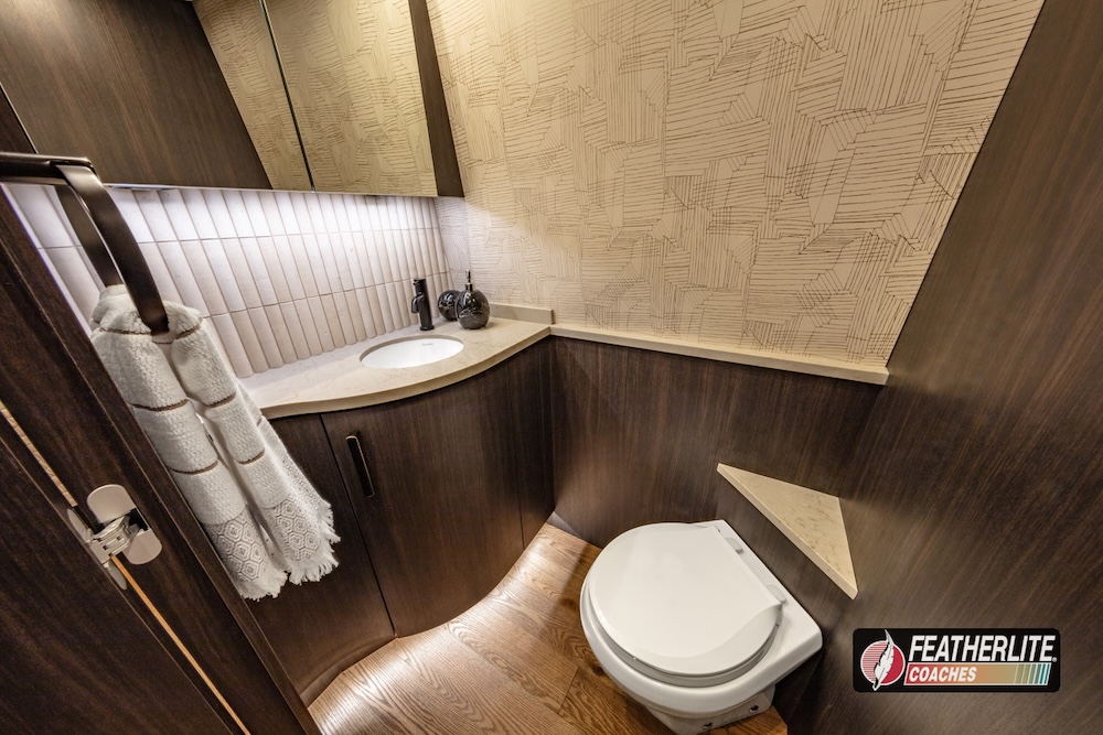 2026 Prevost Featherlite H3-45 For Sale