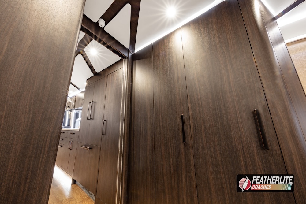 2026 Prevost Featherlite H3-45 For Sale