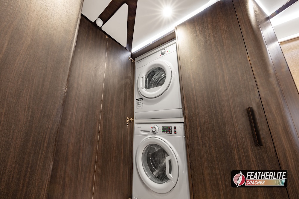 2026 Prevost Featherlite H3-45 For Sale