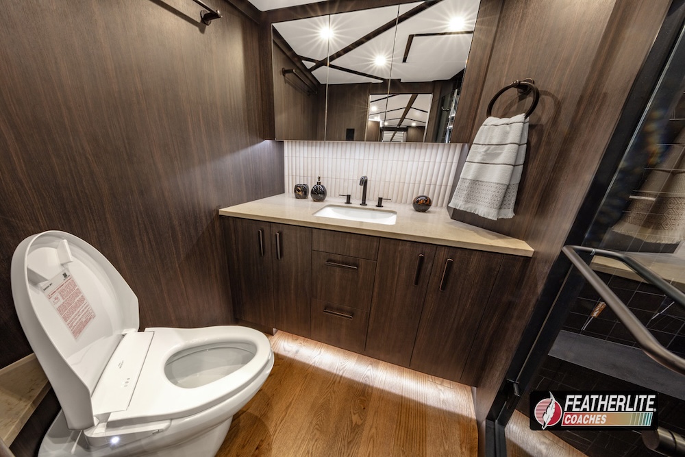 2026 Prevost Featherlite H3-45 For Sale