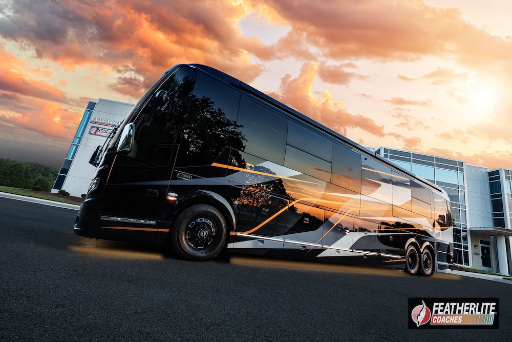 2026 Prevost Featherlite H3-45 For Sale