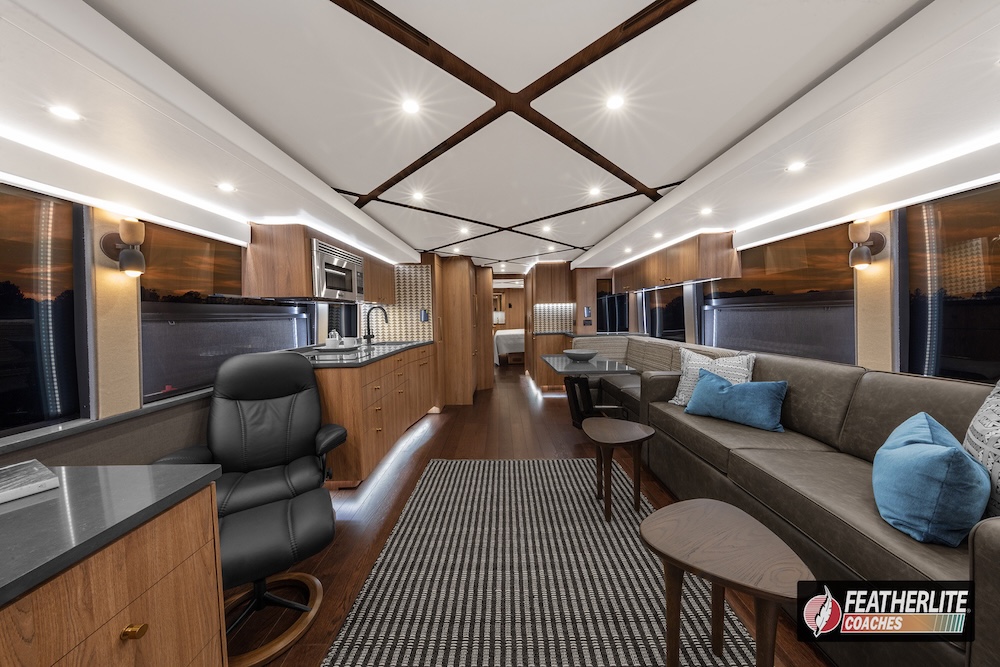 2026 Prevost Featherlite H3-45 For Sale