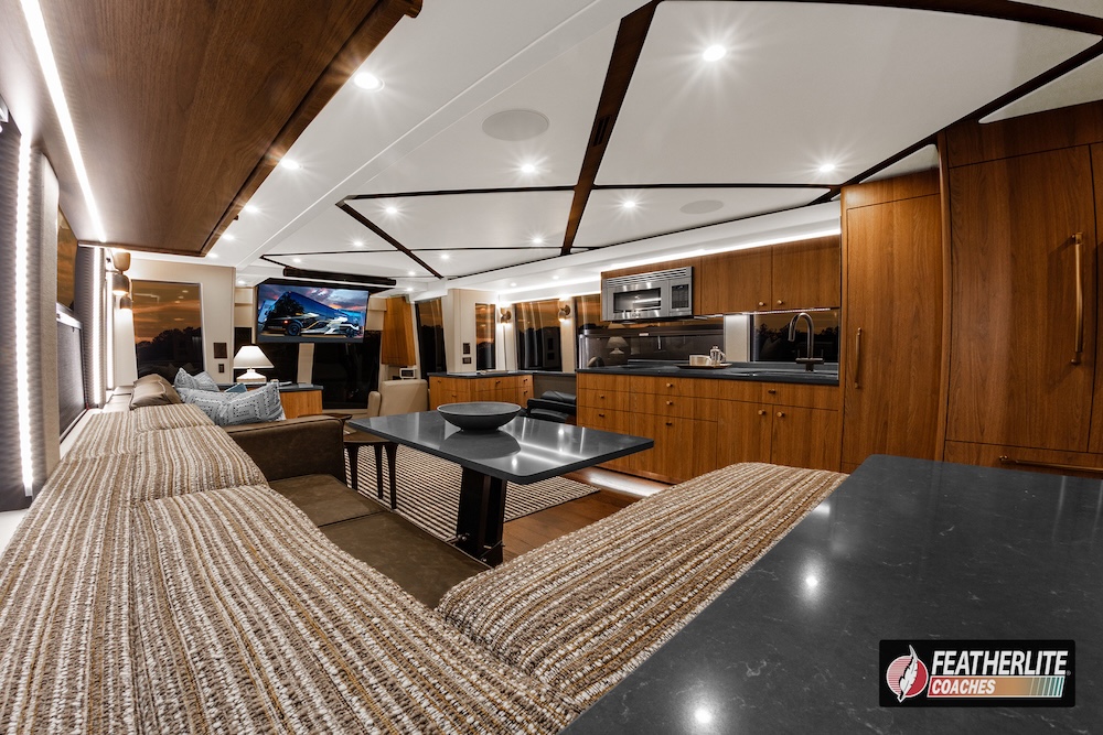 2026 Prevost Featherlite H3-45 For Sale