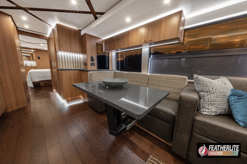 2026 Prevost Featherlite H3-45 For Sale