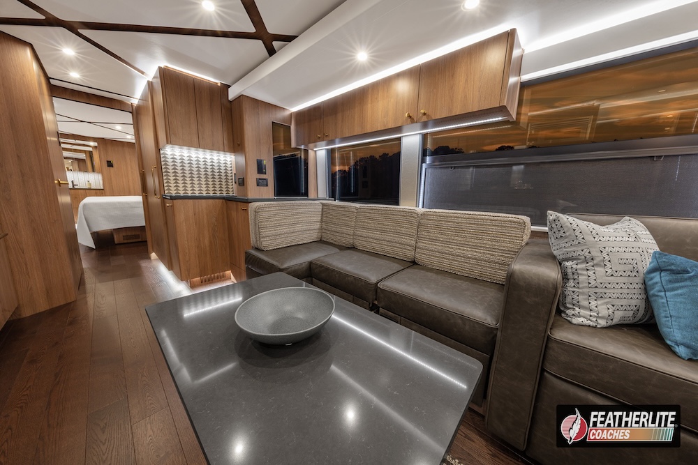 2026 Prevost Featherlite H3-45 For Sale
