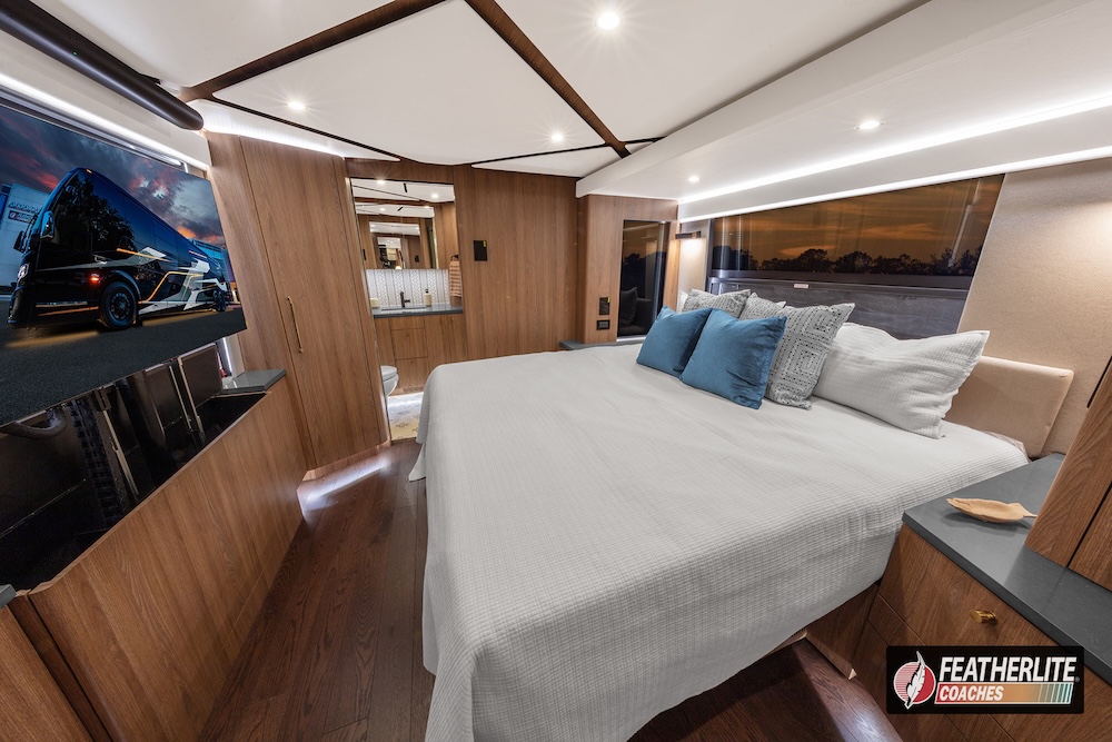 2026 Prevost Featherlite H3-45 For Sale