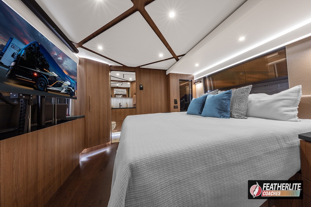 2026 Prevost Featherlite H3-45 For Sale