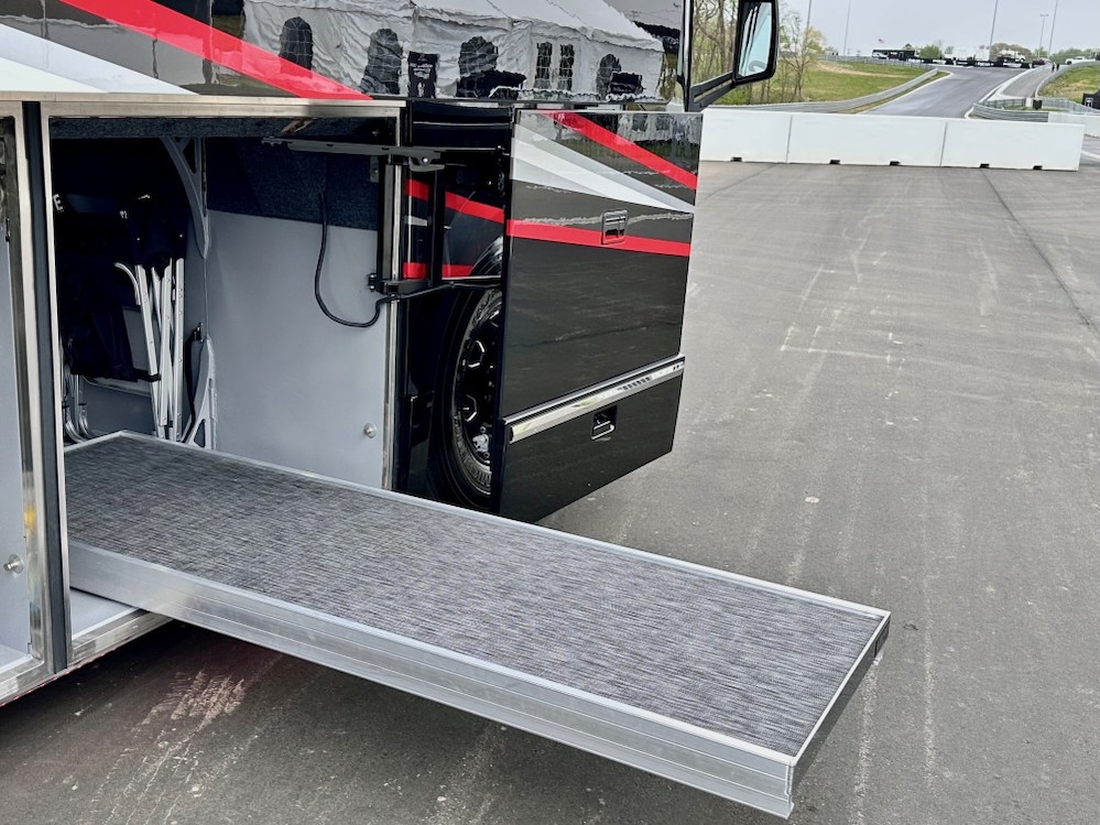 2026 Prevost Featherlite H3-45 For Sale