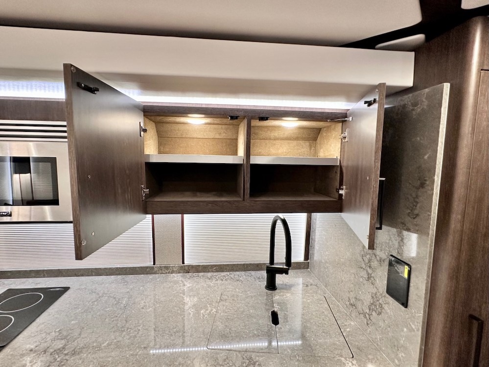 2026 Prevost Featherlite H3-45 For Sale