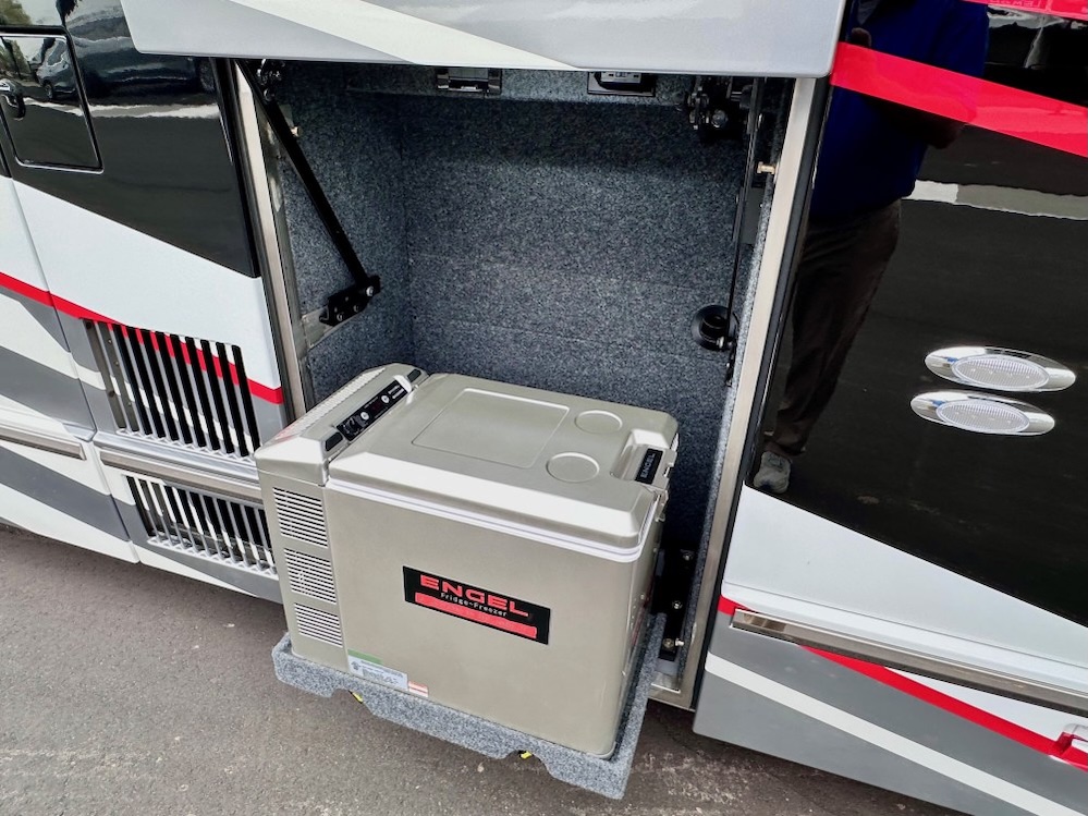 2026 Prevost Featherlite H3-45 For Sale