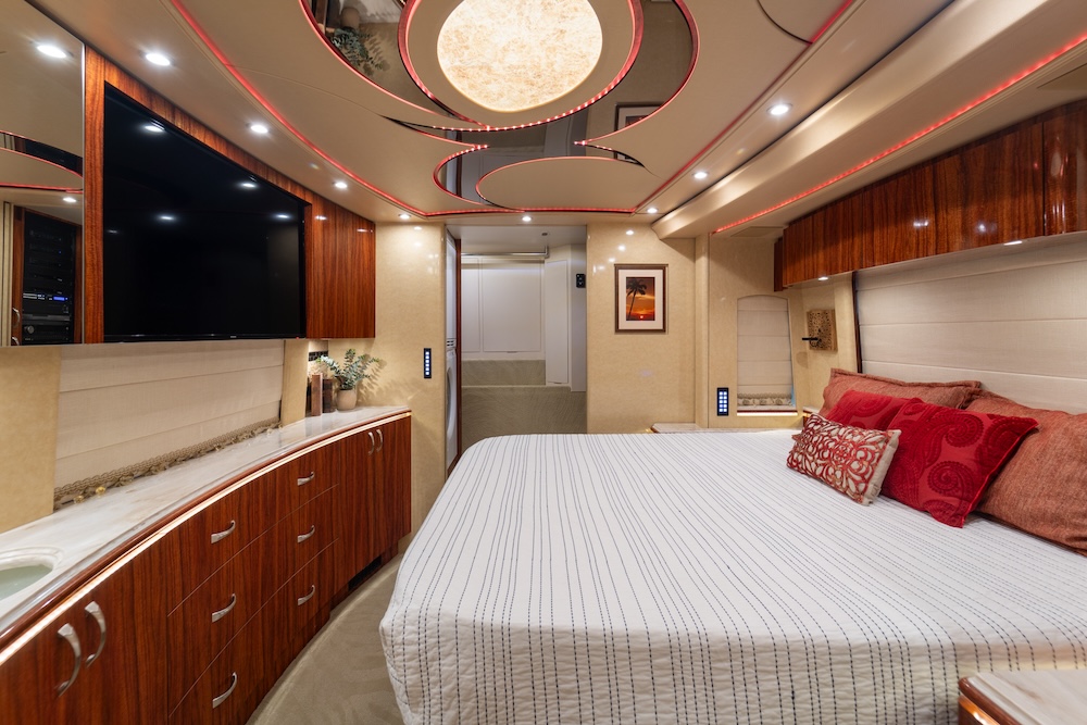 2016 Prevost Marathon X3 For Sale