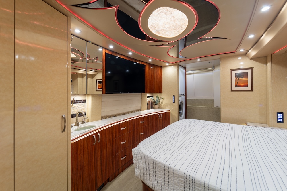 2016 Prevost Marathon X3 For Sale