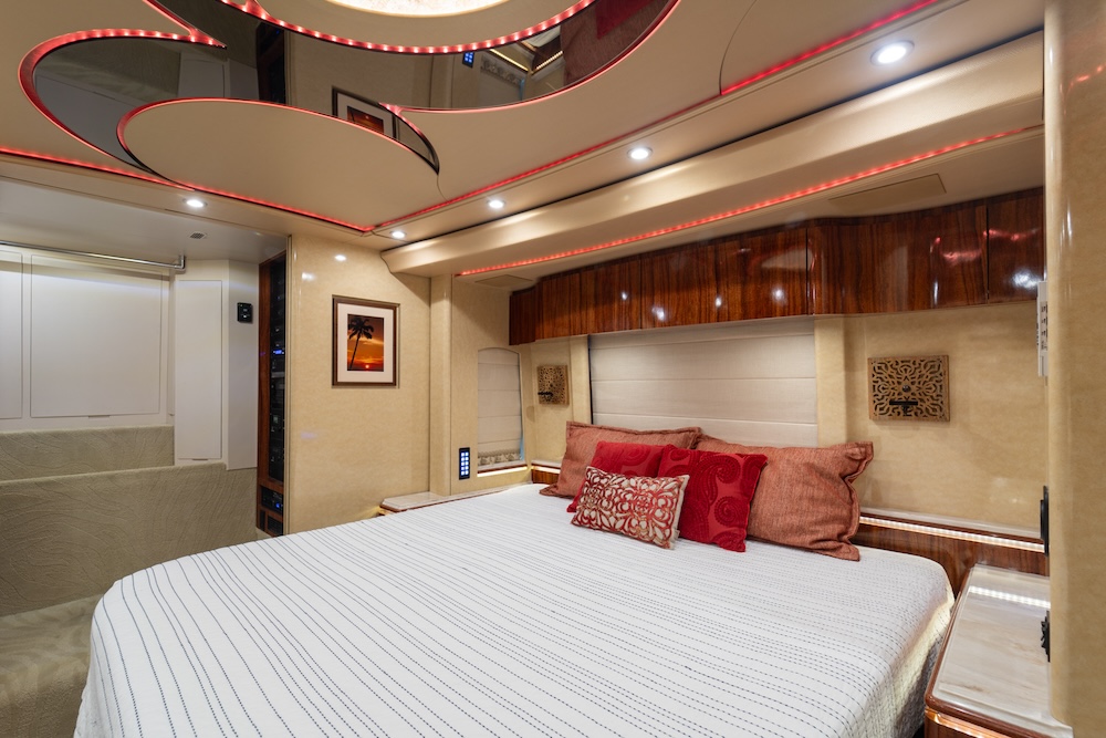 2016 Prevost Marathon X3 For Sale