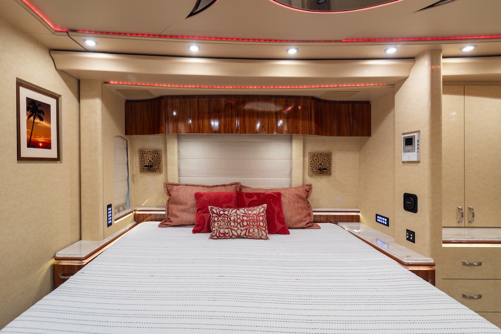 2016 Prevost Marathon X3 For Sale