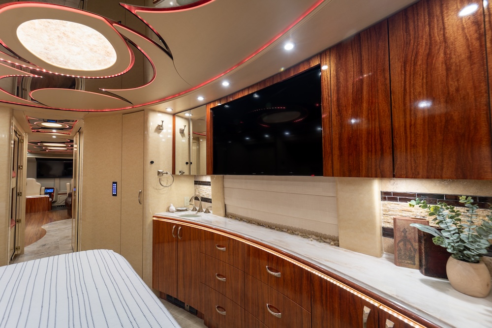 2016 Prevost Marathon X3 For Sale