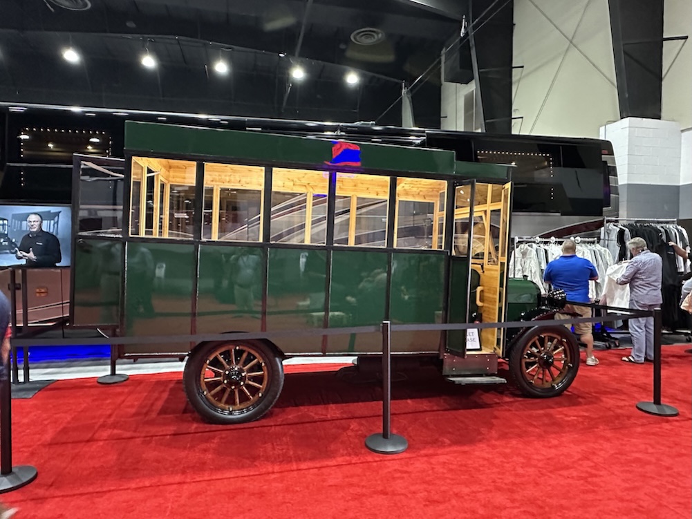  Prevost Motorhome Expo