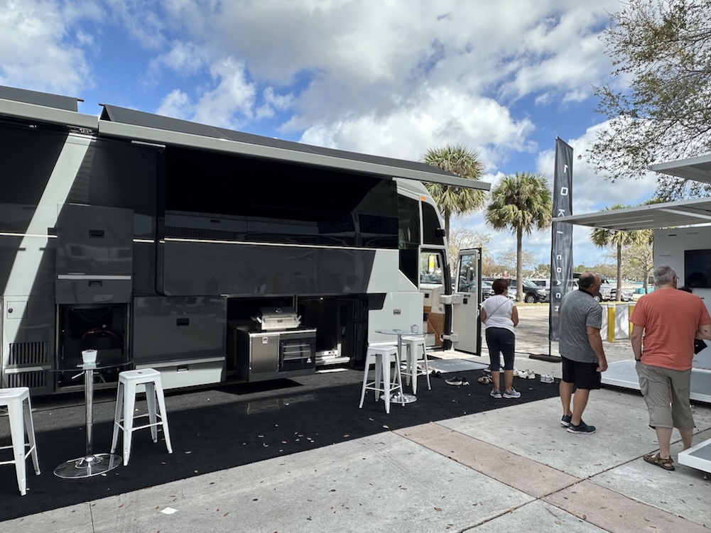  Prevost Motorhome Expo