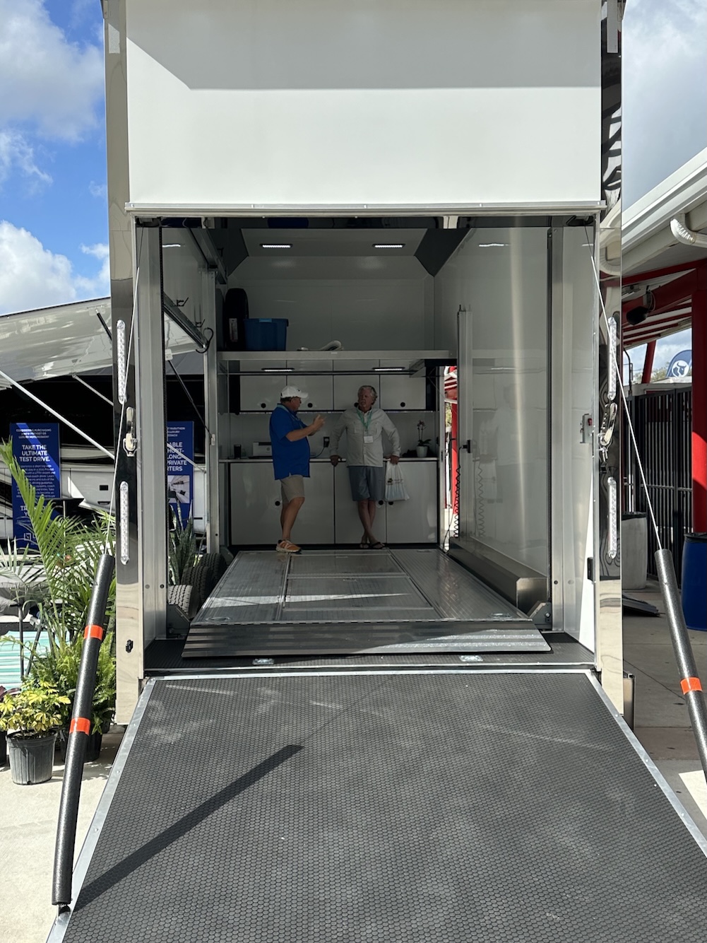  Prevost Motorhome Expo