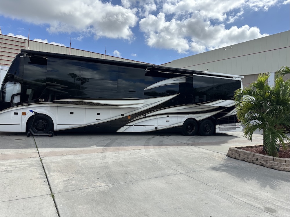  Prevost Motorhome Expo