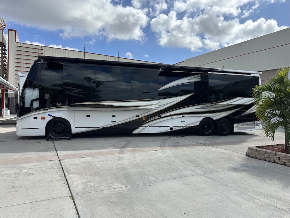  Prevost Motorhome Expo