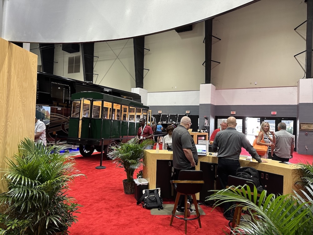  Prevost Motorhome Expo
