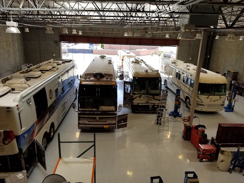 Prevost Service Silverleaf Coach