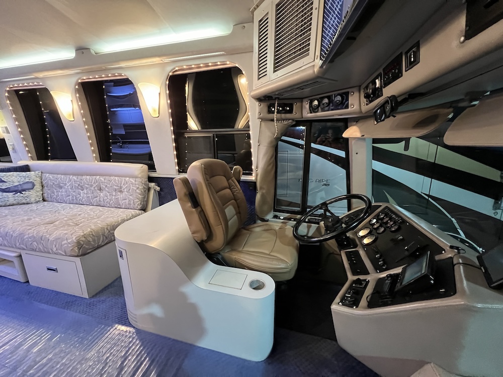 1990 Prevost Liberty XL For Sale