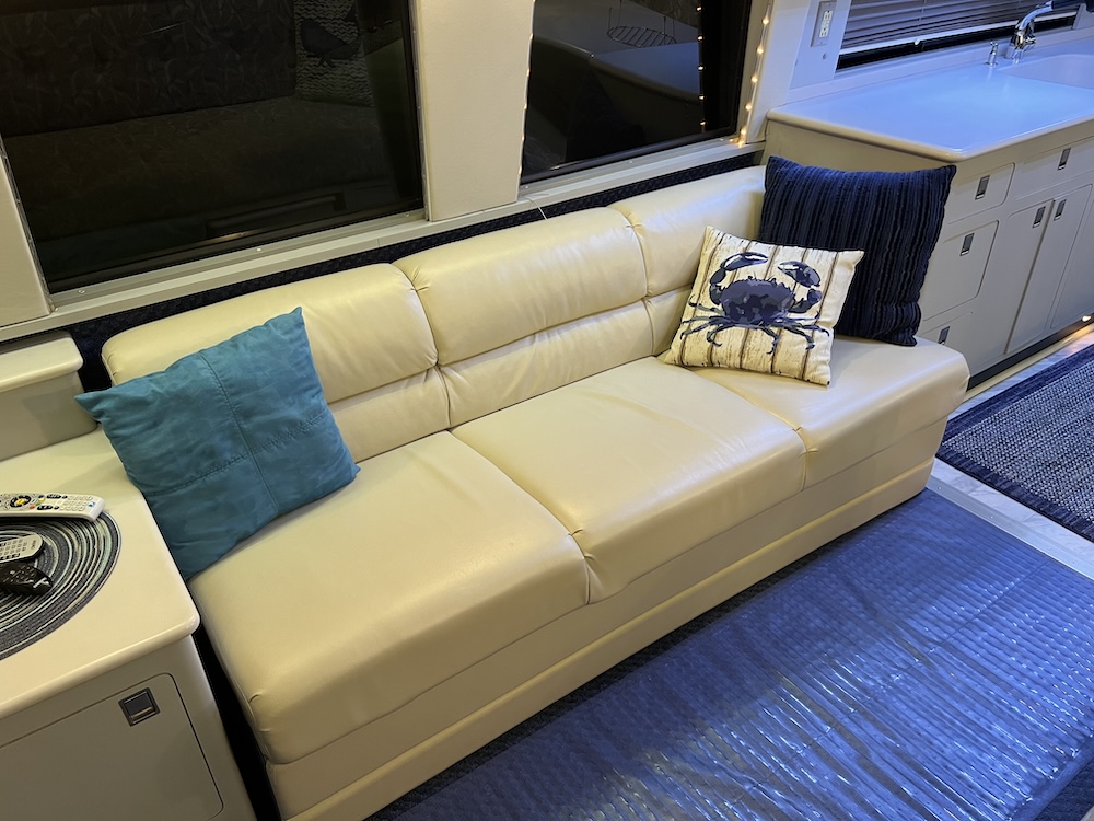 1990 Prevost Liberty XL For Sale