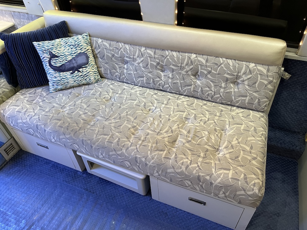 1990 Prevost Liberty XL For Sale