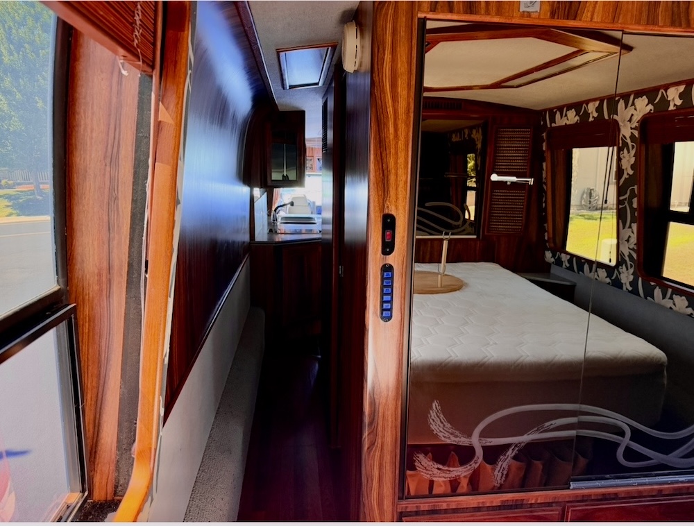 1990 Prevost Marathon XL For Sale