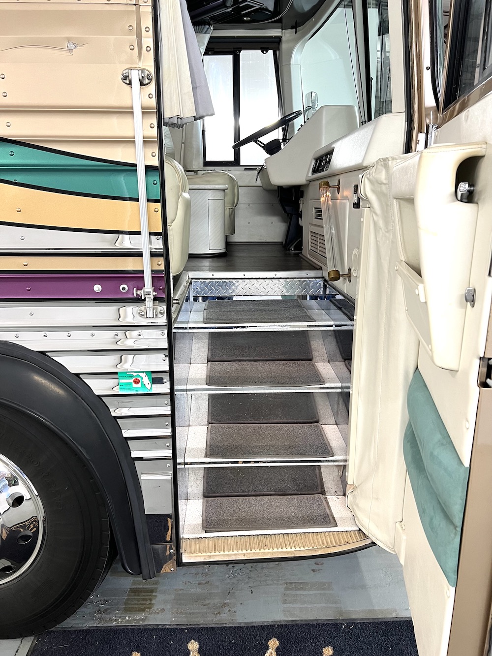 1993 Prevost Liberty XL For Sale