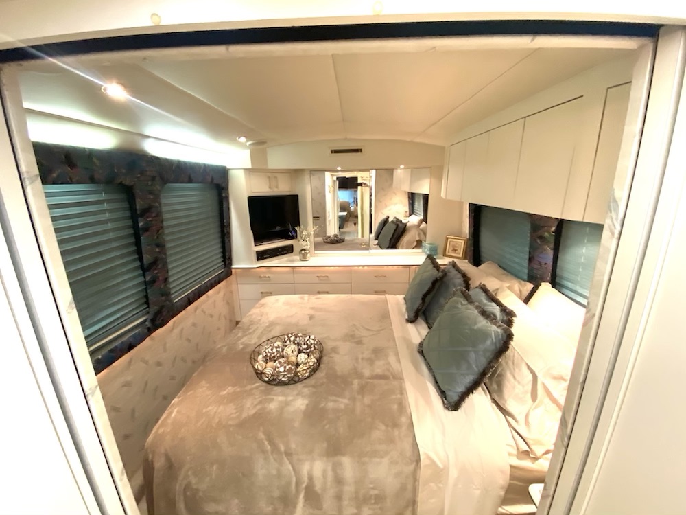 1996 Prevost Angola XL For Sale