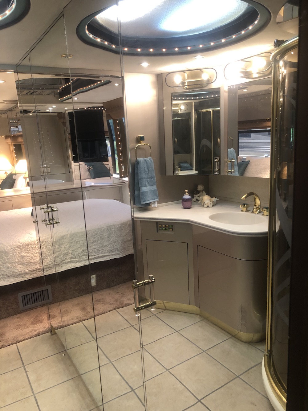 1998 Prevost Country Coach XL For Sale