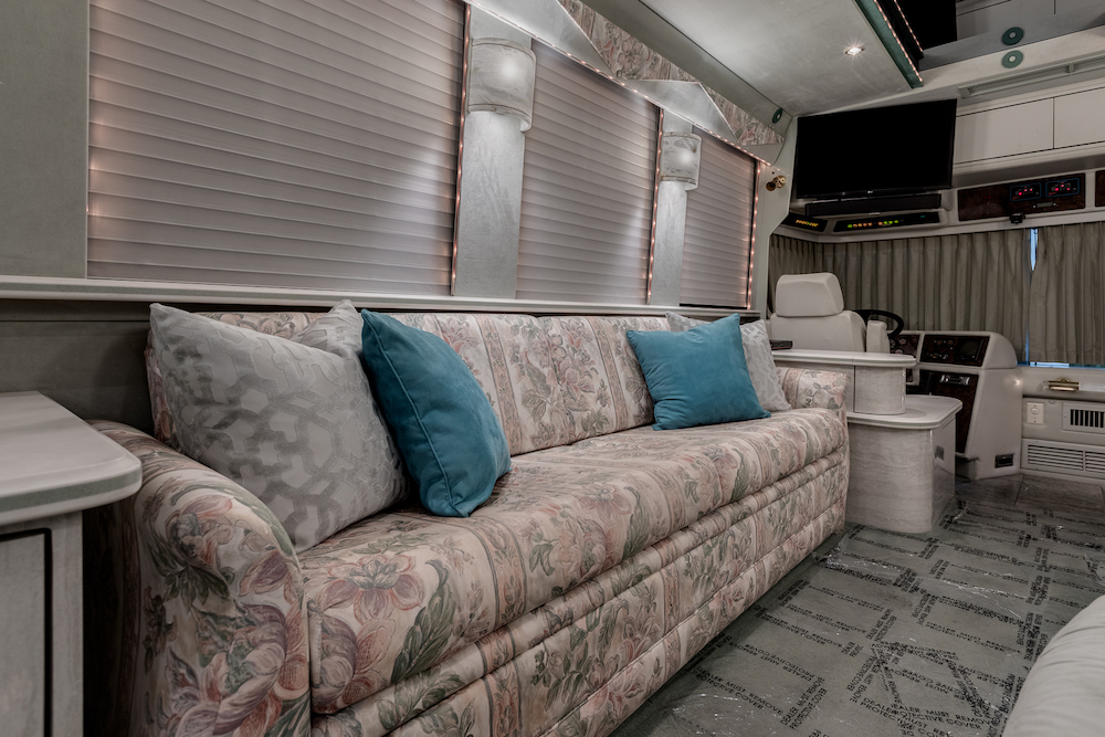 1998 Prevost Country Coach XL For Sale