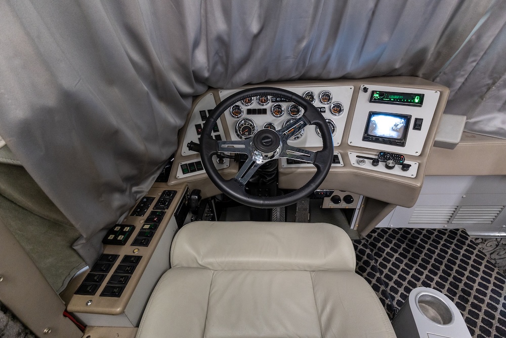 1998 Prevost Liberty XL  For Sale