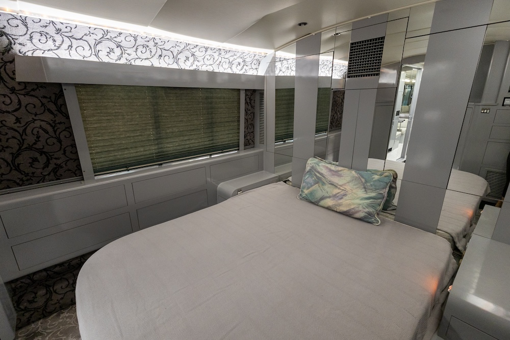 1998 Prevost Liberty XL  For Sale