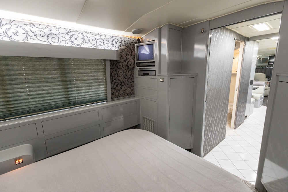 1998 Prevost Liberty XL  For Sale