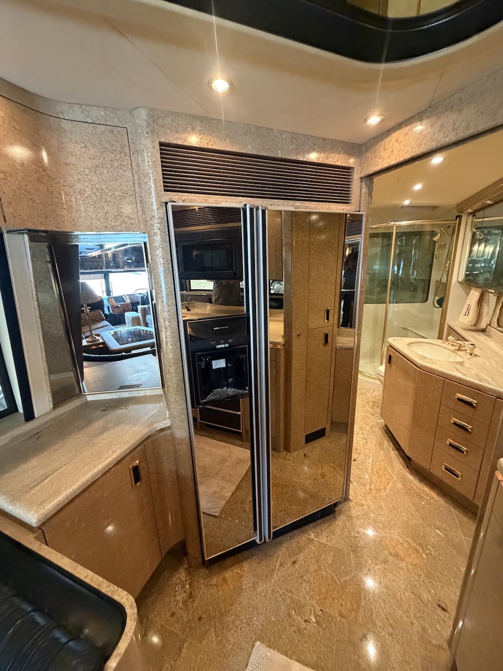 1998 Prevost Marathon XL For Sale