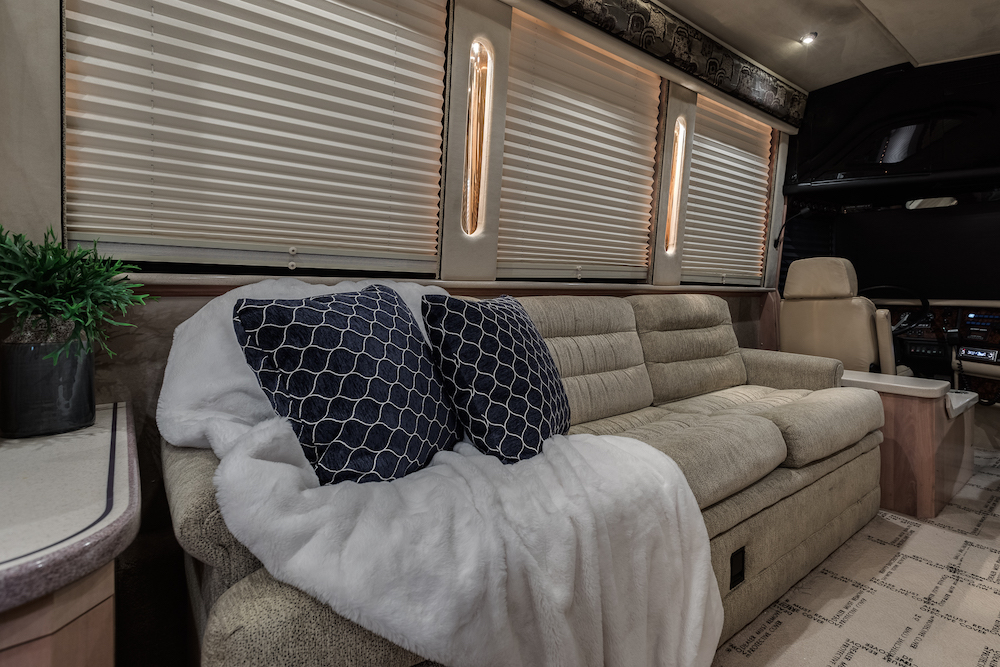 1998 Prevost Royale XL For Sale