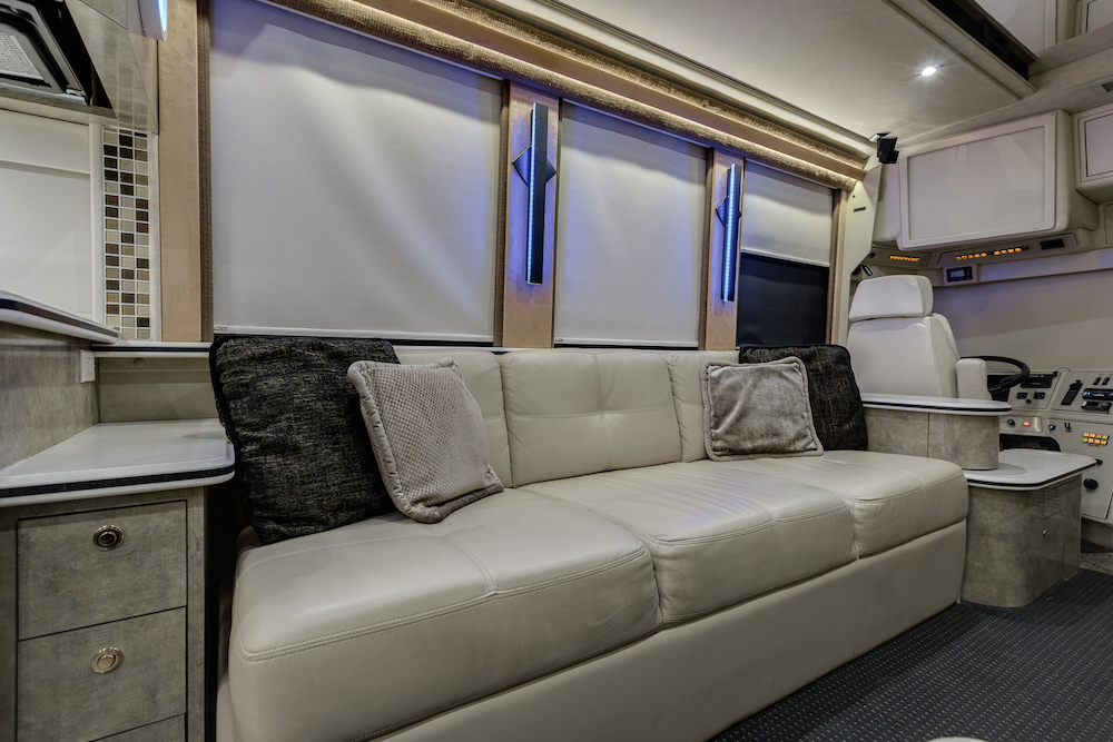 1999 Prevost Country Coach XL For Sale