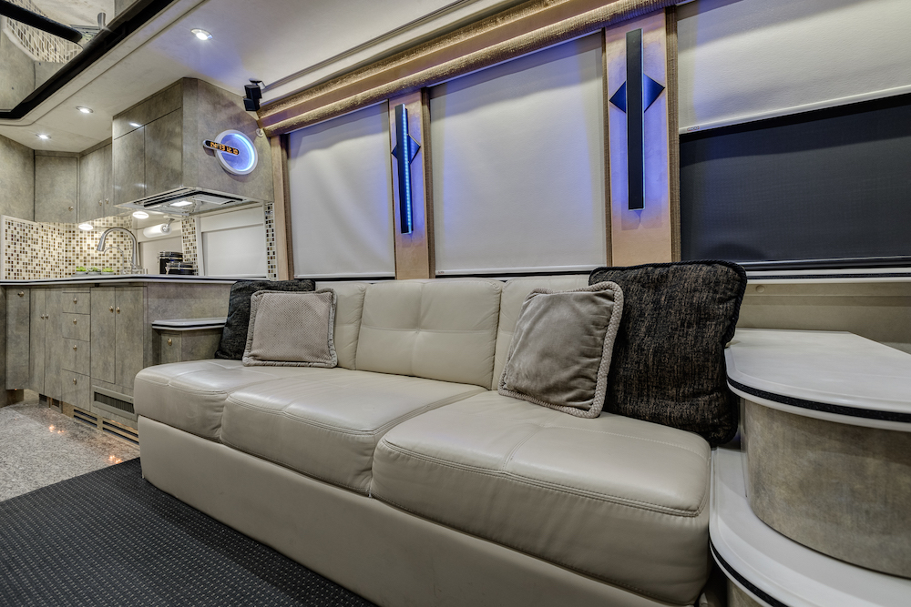1999 Prevost Country Coach XL For Sale