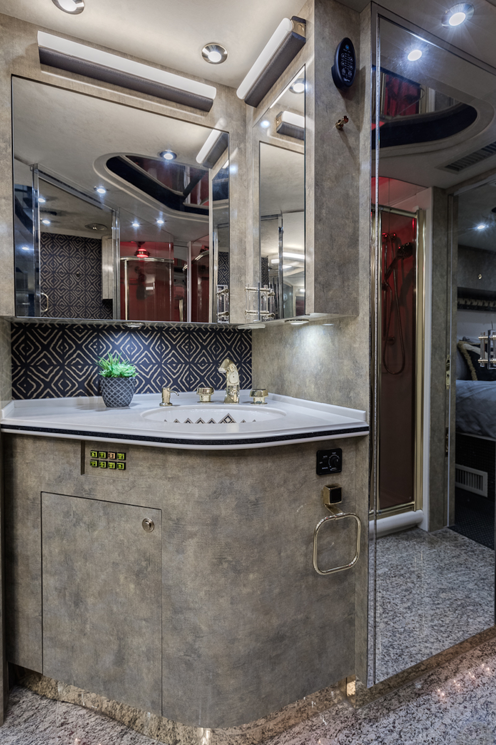 1999 Prevost Country Coach XL For Sale