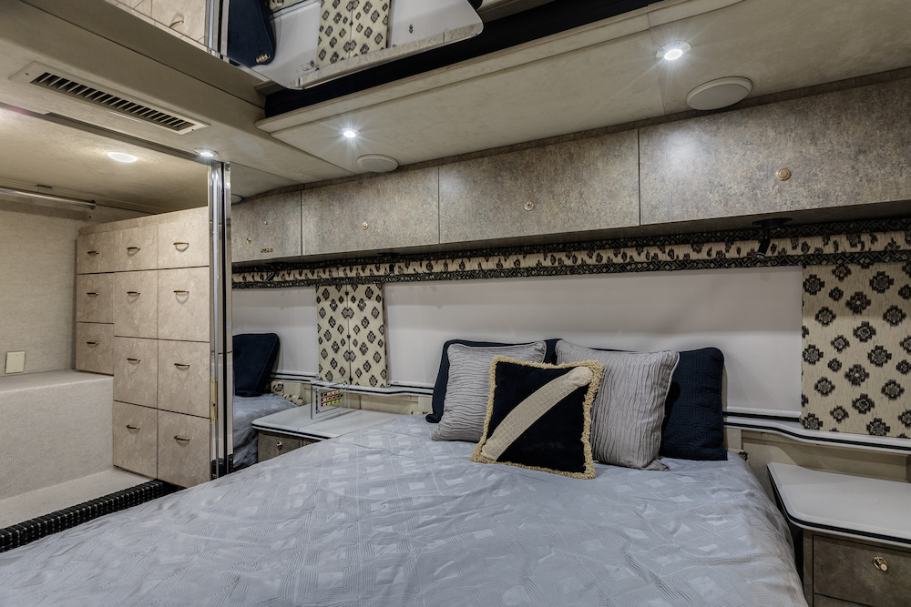 1999 Prevost Country Coach XL For Sale
