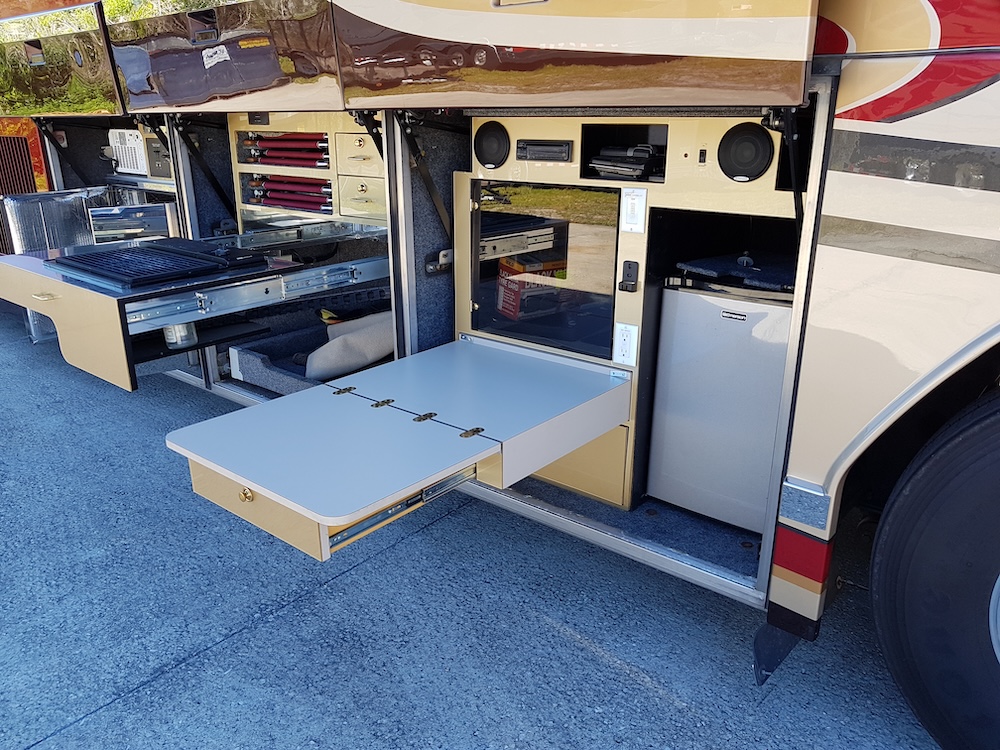 1999 Prevost  Featherlite H3-45 For Sale