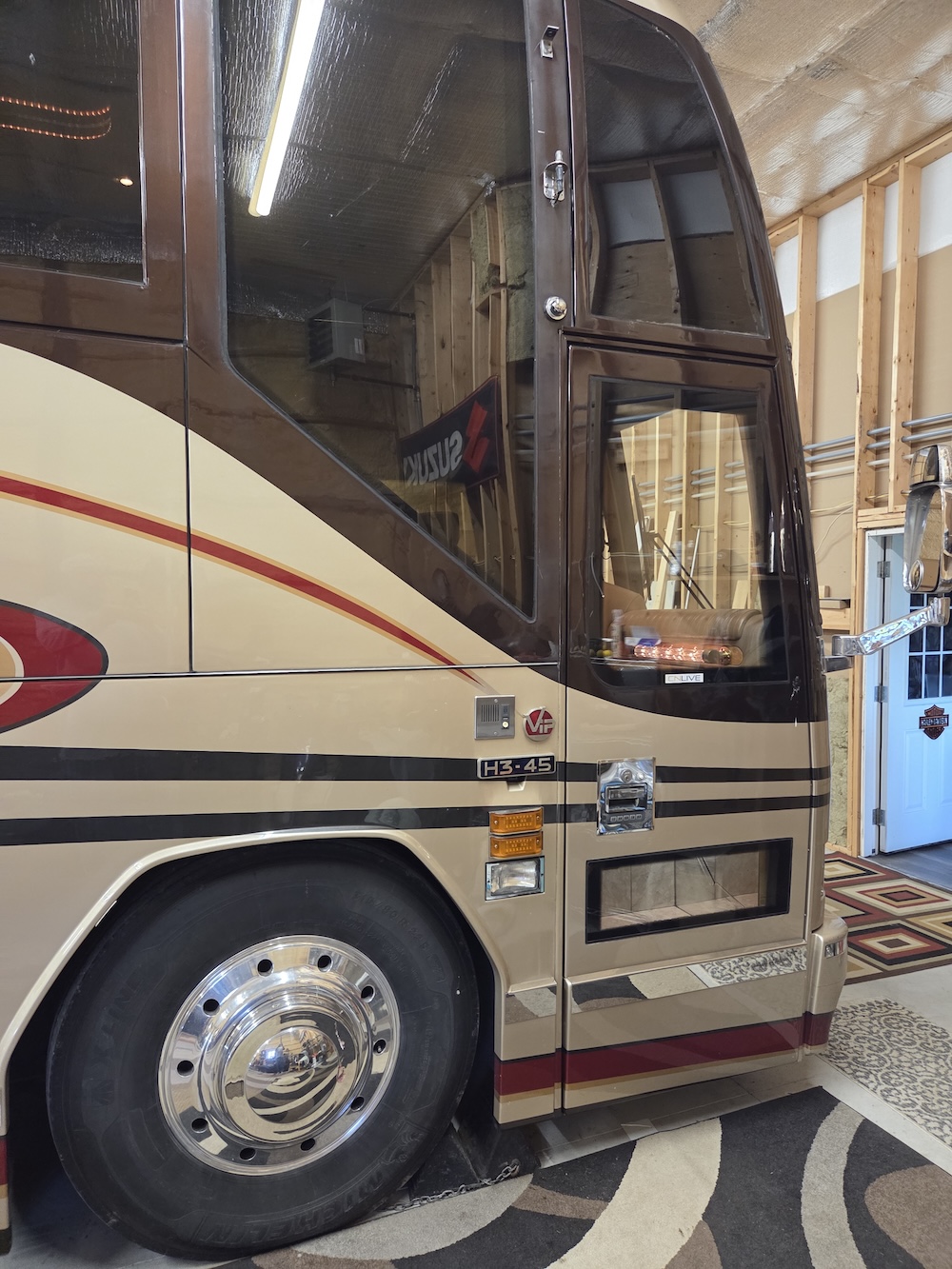 1999 Prevost  Featherlite H3-45 For Sale
