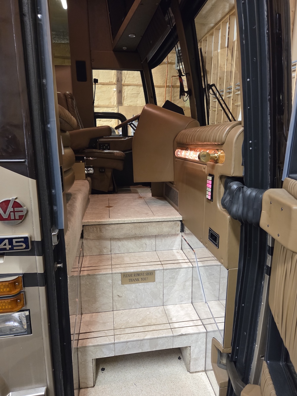 1999 Prevost  Featherlite H3-45 For Sale