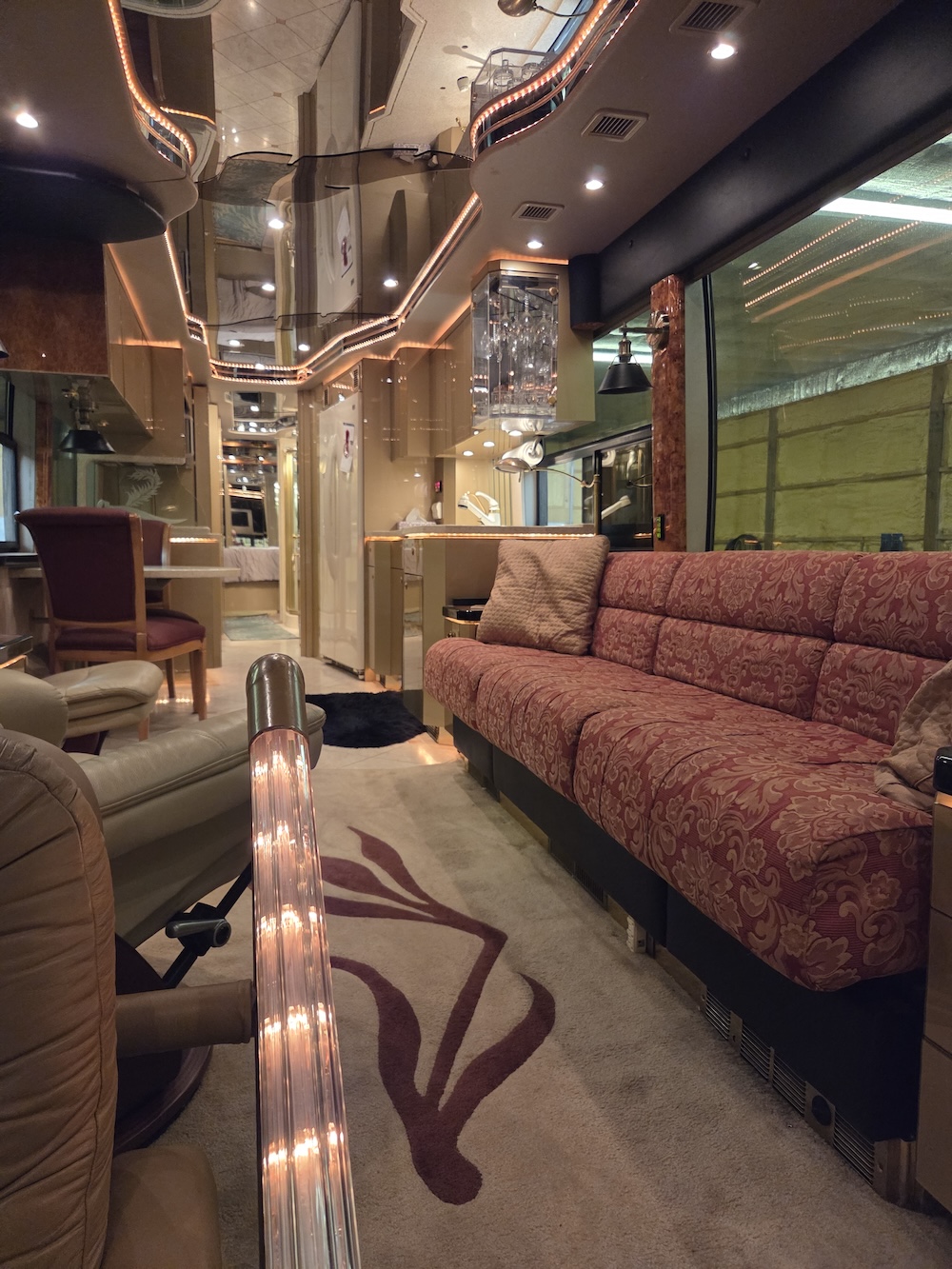 1999 Prevost  Featherlite H3-45 For Sale