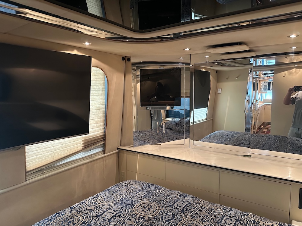 1998 Prevost FeatherliteXL For Sale